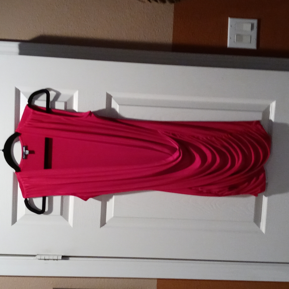 FasionNova M Red Figure Hugging Dress